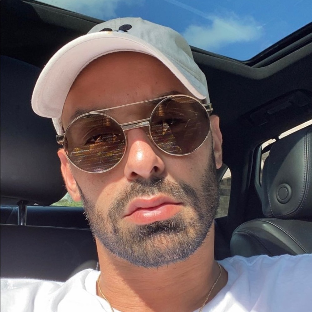 Meet your Posher, Sam